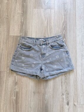Forever 21 Daisy Print Denim Shorts